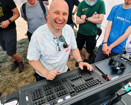 Volunteering - Sound decks Volunteering - Sound decks